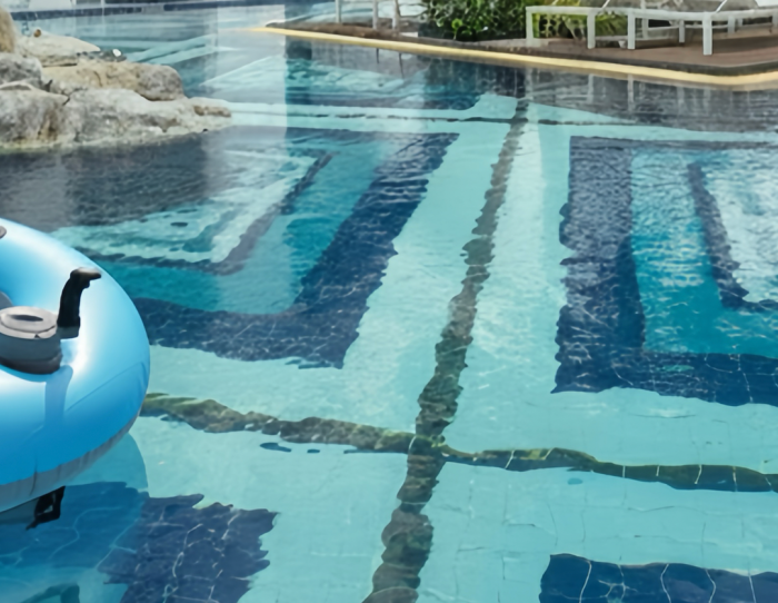ดื่มด่ำกับความสนุกที่ Azure Pool Bar